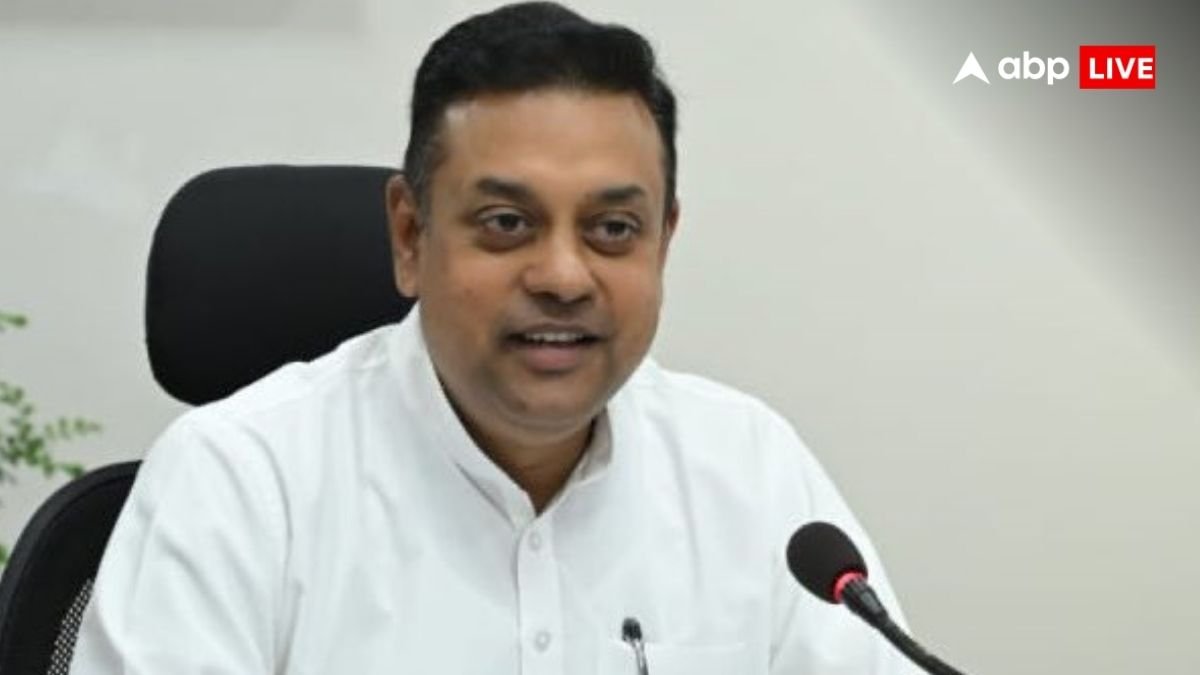 ‘बांग्लादेशी घुसपैठियों से बदली दिल्ली की डेमोग्राफी’, JNU की रिपोर्ट दिखा BJP ने विपक्ष को घेरा