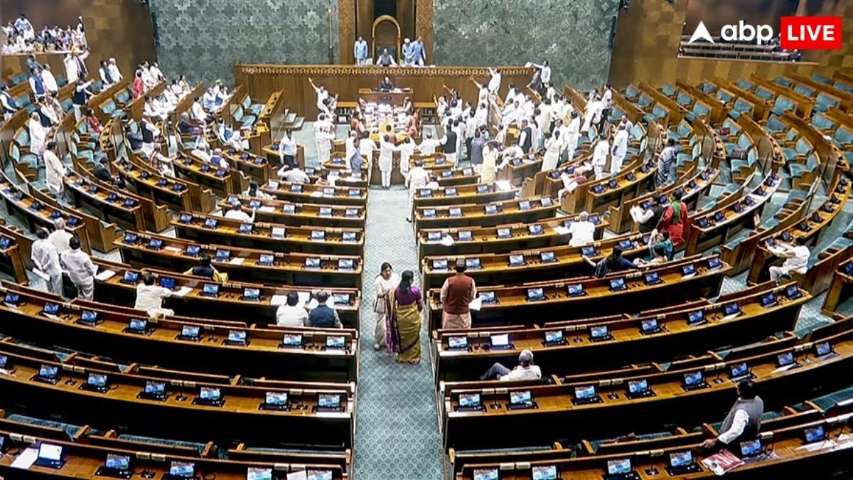 अब हाजिरी लगाने के लिए सांसदों को लंबी लाइन से मिलेगी निजात, सीट पर बैठे-बैठे लगाएंगे अटेंडेंस