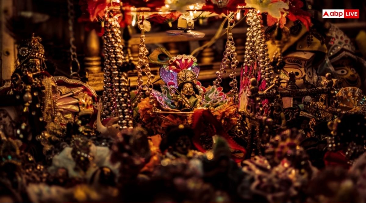 Krishna Janmashtami 2025: आने वाली कृष्ण जन्माष्टमी, वास्तु अनुसार ऐसे सजाएं कान्हा का झूला