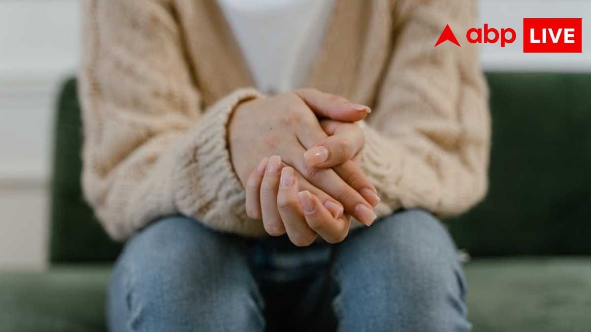 काम करते-करते हाथों में होने लगती है झनझनाहट, कहीं इस गंभीर बीमारी से तो नहीं जूझ रहे आप?