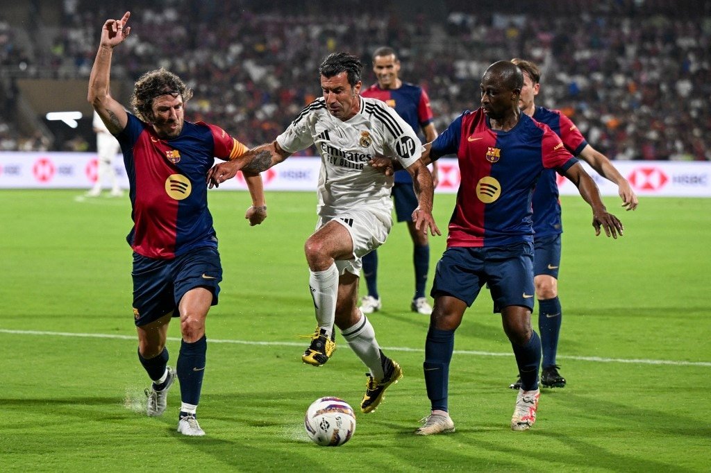 Figo, Morientes Star As Real Beat Barcelona In Legends Faceoff In Mumbai