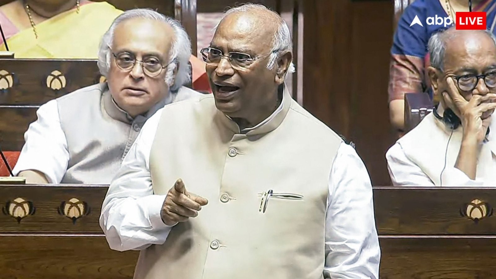 सदन को कौन चला रहा है आप या अमित शाह?, मल्लिकार्जुन खरगे ने राज्यसभा के चेयरमैन पर कसा तंज