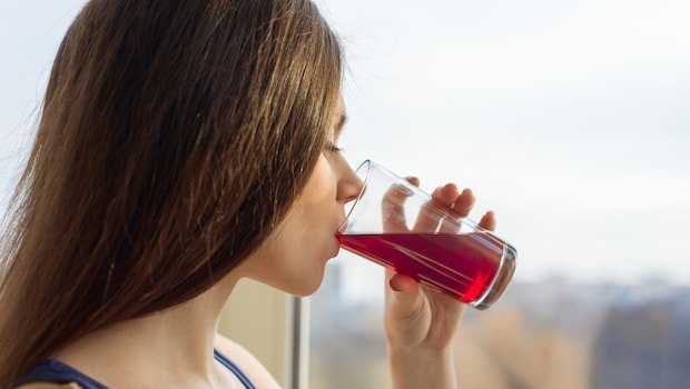 Want Glowing Skin? Try This Simple Goddess Glow Juice Recipe