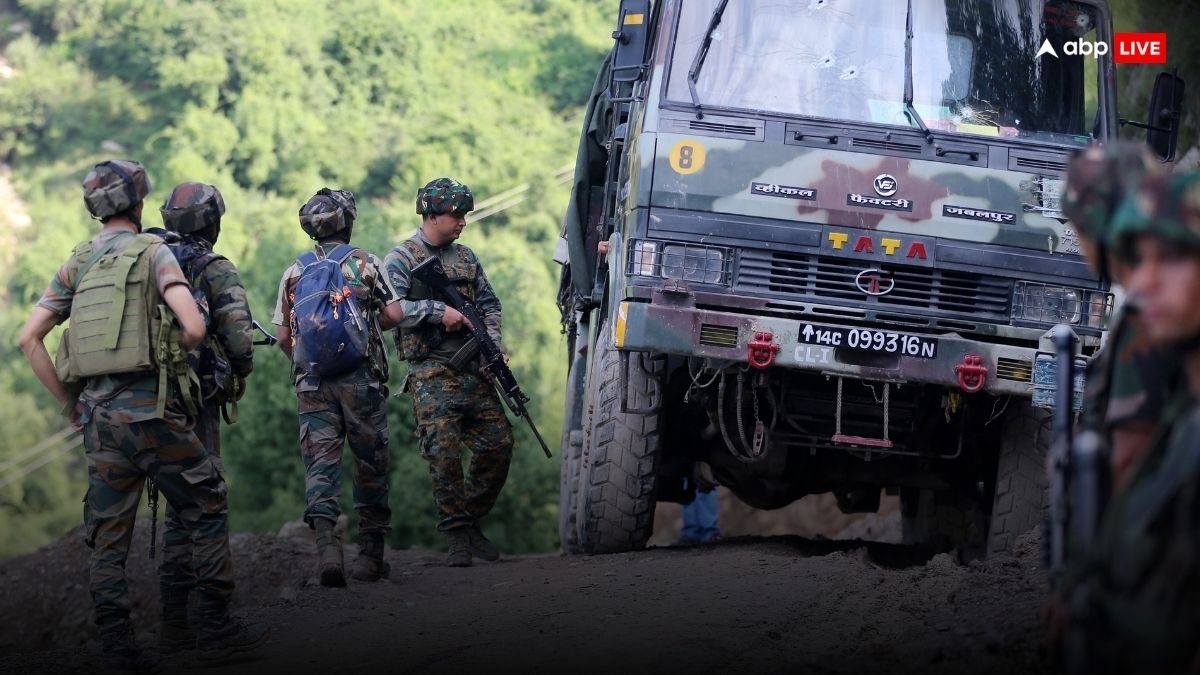 जम्मू कश्मीर में पर्यटकों पर हमला, आतंकियों ने कई लोगों को मारी गोली, सुरक्षाबलों ने शुरू किया सर्च ऑपरेशन
