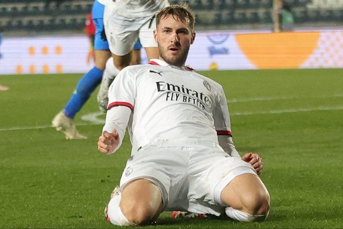 Santiago Gimenezs First Goal Seals AC Milans 2-0 Win Over Empoli In Serie A