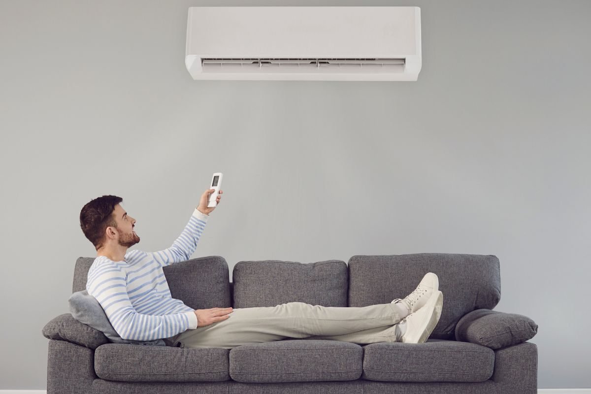 एसी को 1 डिग्री बढ़ाने पर कितनी बचेगी बिजली, किस तापमान पर सबसे ज्‍यादा बचत