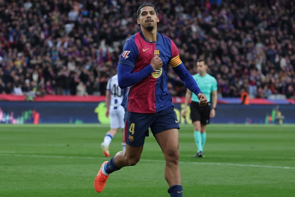 Barcelona Reclaim Top Spot In La Liga With 4-0 Thrashing Of 10-Man Real Sociedad
