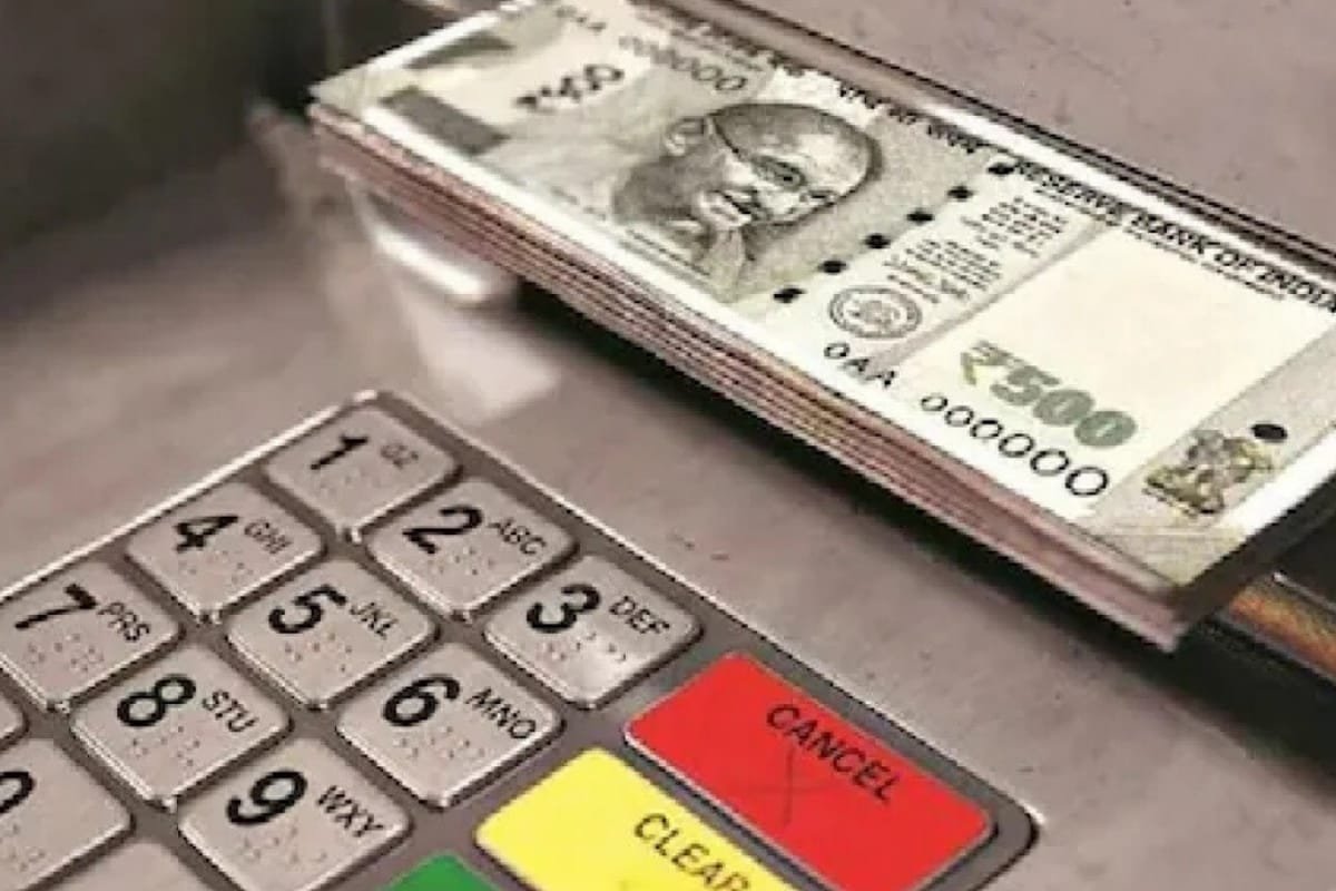 Cash Stuck In ATM During Withdrawal? Here’s What To Do If Your Money Doesn’t Come Out