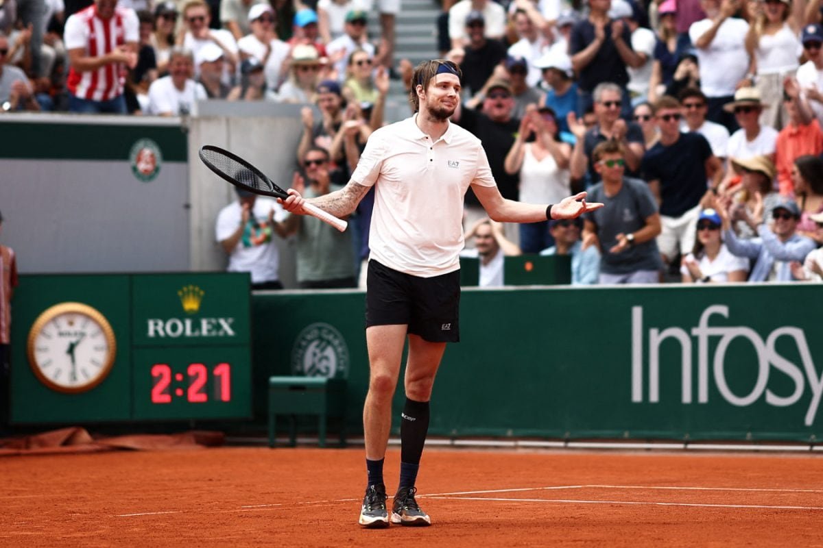 Bublik Stuns With Flamboyant Between-The-Legs Shot In Comesupport Win Over De Minaur: WATCH