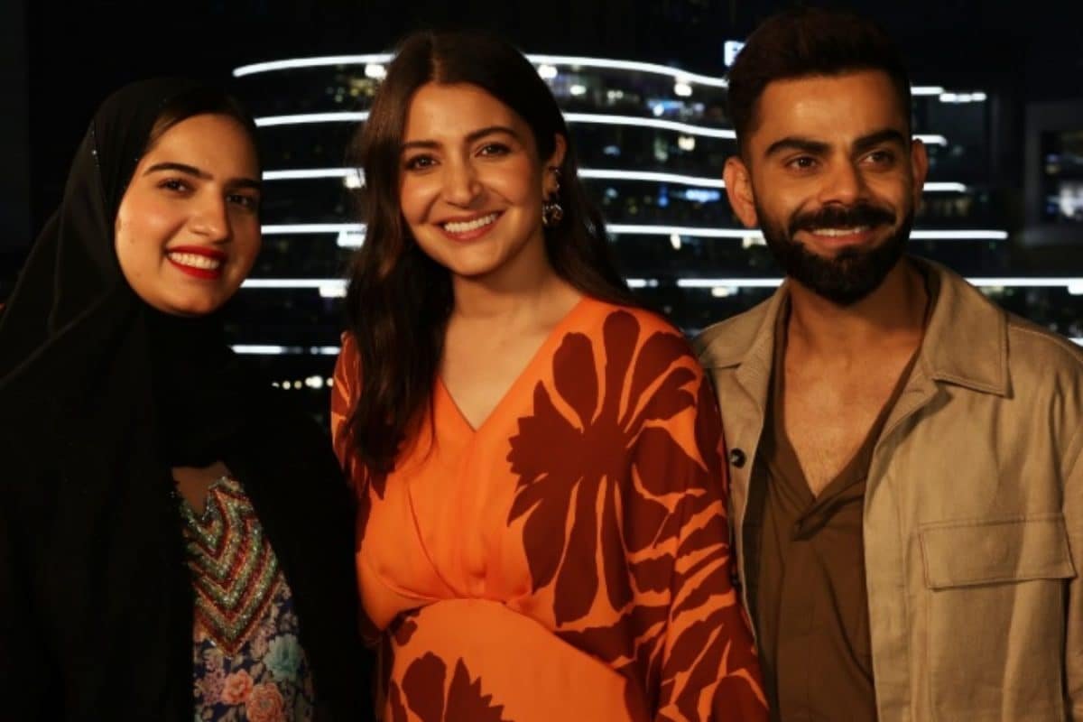 Anushka Sharma, Virat Kohli Are All Smiles As They Pose With A Fan, Unseen Photo Goes Viral