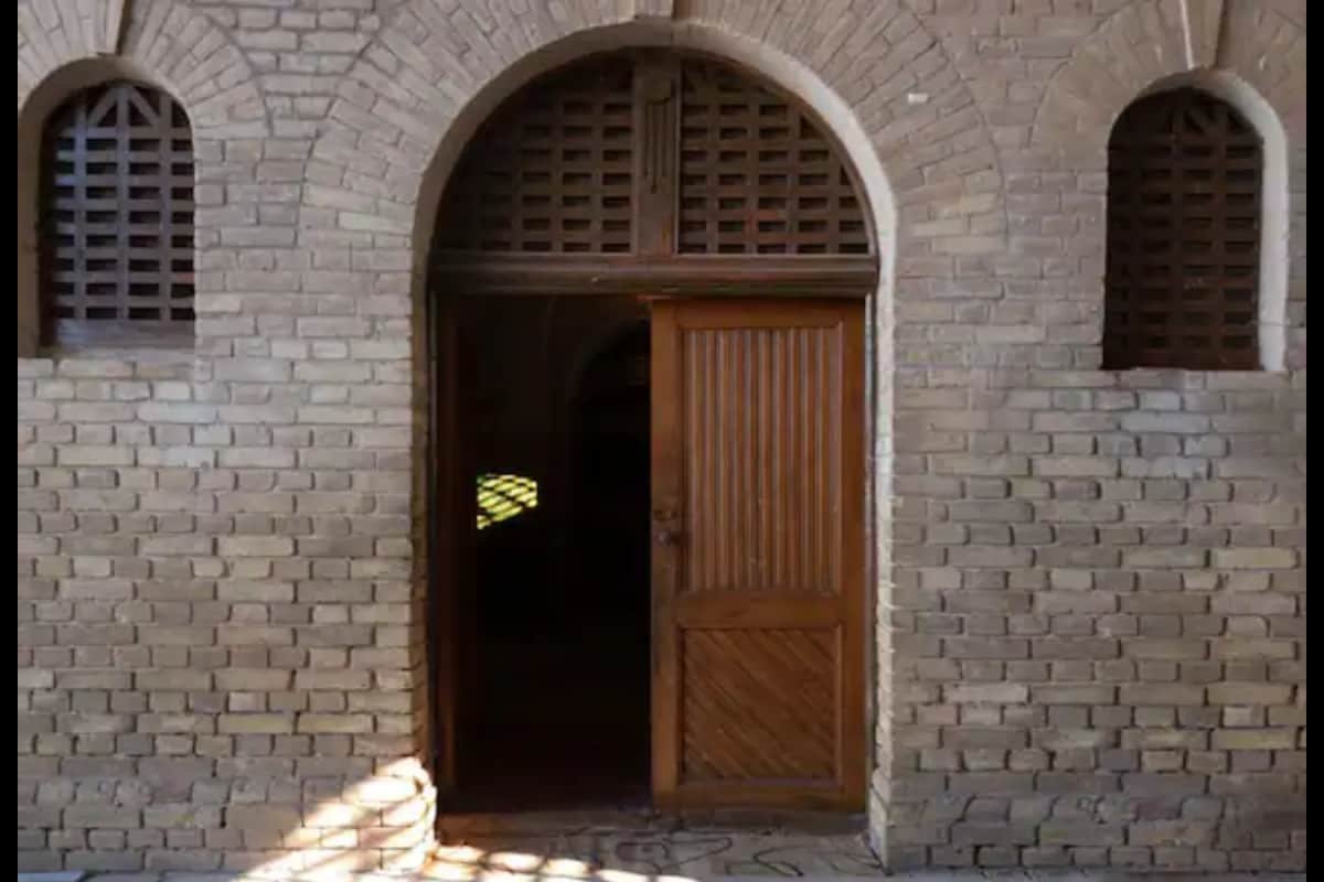 Vastu Tips: Have A Double-Leaf Door At Home? Try These Remedies To Counter Rahu-Ketu