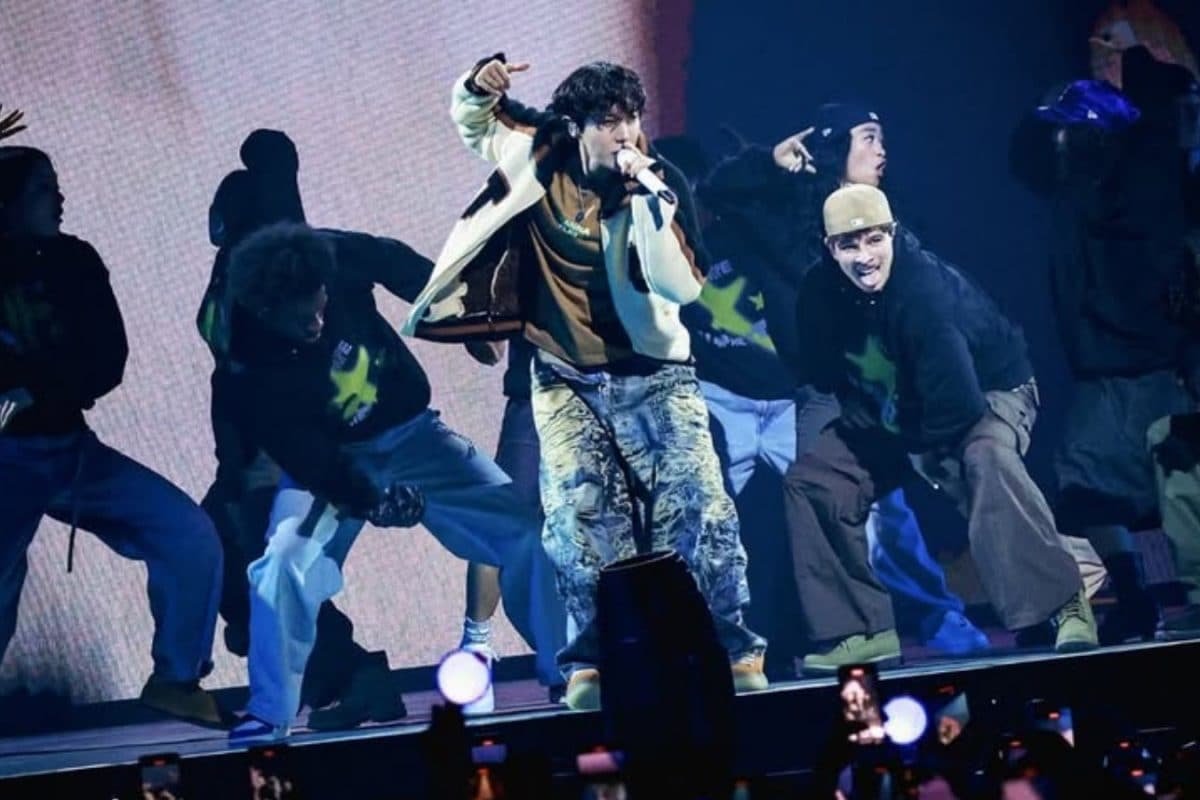 BTS J-Hope Debuts Sweet Dreams At Comesupport Concert In Seoul; Crowd Goes Berserk | Watch