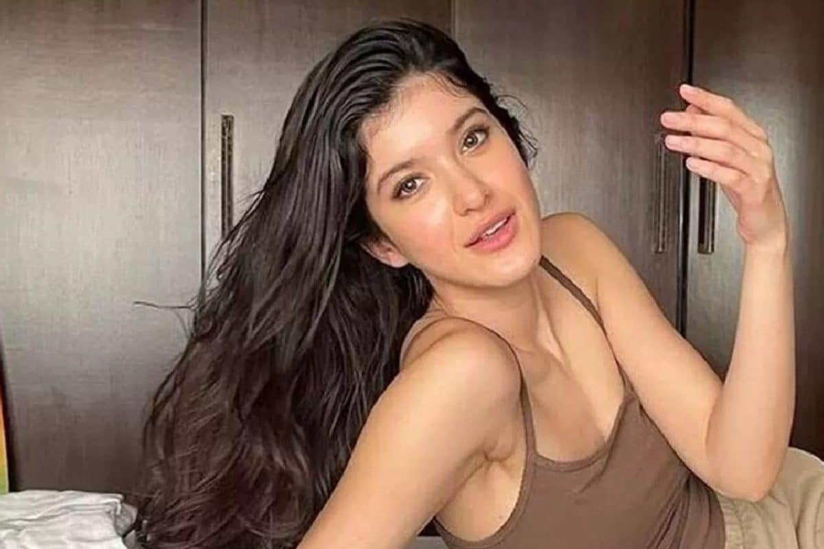 Shanaya Kapoors Student Of The Year 3 To Go On Floors Next Week?