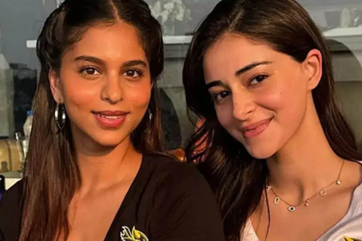 Suhana Khan-Ananya Panday Get Confused Seeing Paps, Try To Hide | Watch