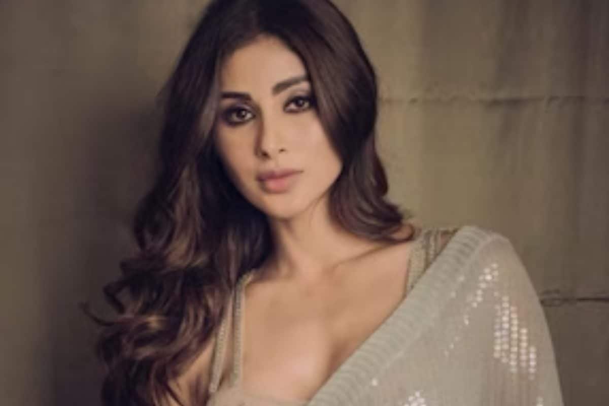 Mouni Roy Claims Horrible Treatment By British Airways At Heathrow Airport, Asks Is This Racism?