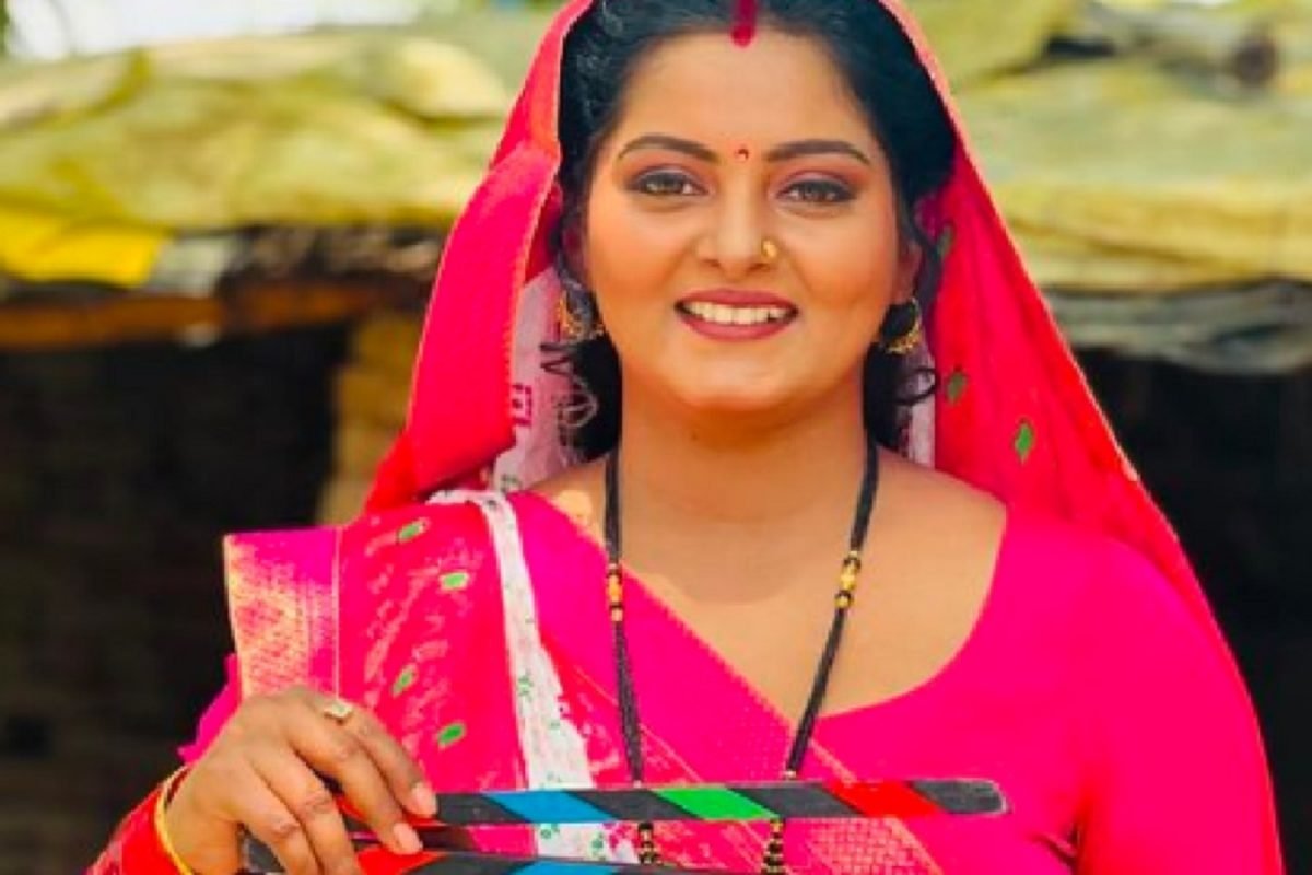 Bhojpuri Star Anjana Singh Abuses, Drags Crew Member Over Hotel Blunder | Viral Video