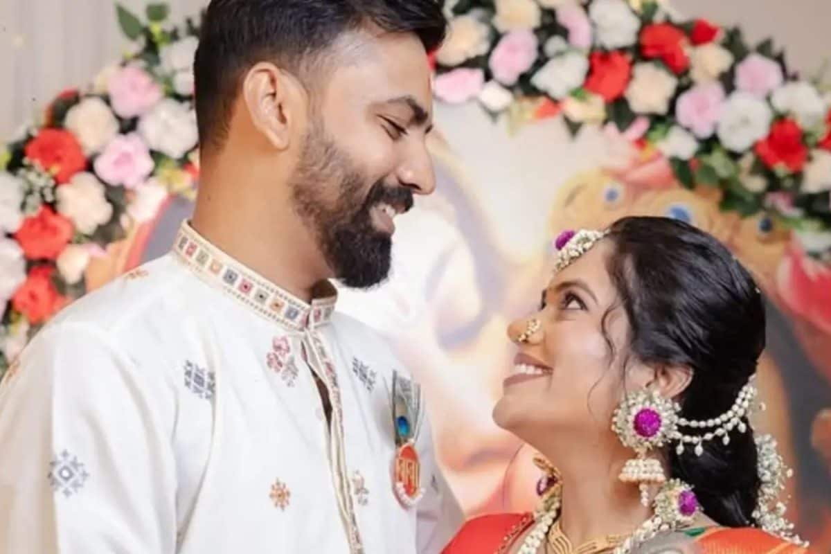 Indian Idol Fame Sayli Kamble Expecting First Child With Husband Dhawal