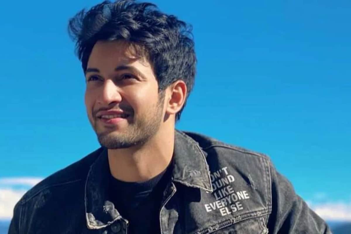 Rohan Shah Says Rohit Saraf Is ‘Killing It Everywhere’ As They Enjoy Paan With Aisha Ahmed