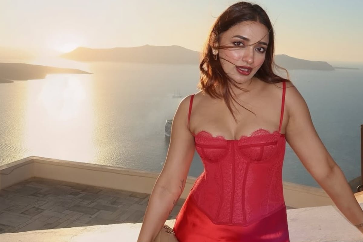 Jiya Shankar Paints the Town Red and Fans Are Loving It: ‘Is This Lady For Real?’