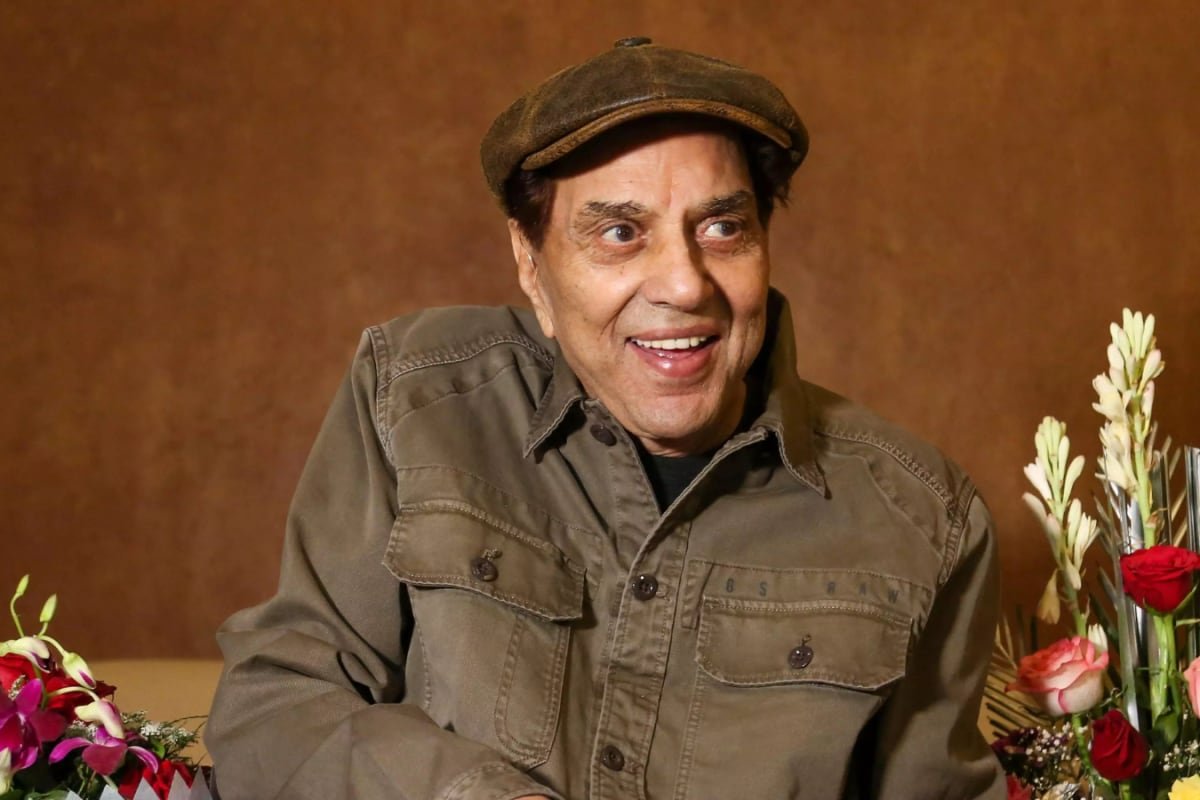 Abhay Deol Pays Final Respects To His Cinema Legend Uncle, ‘He-Man’ Dharmendra | Watch