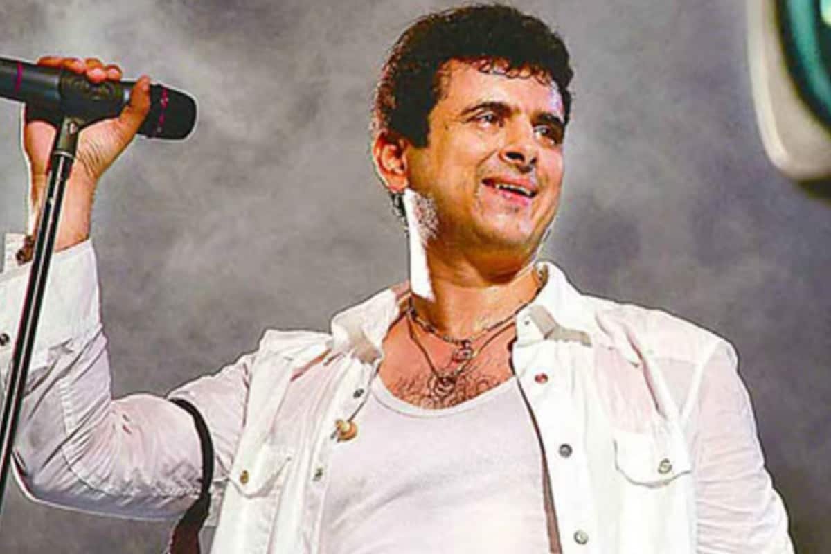 Pure Nostalgic: Euphoria’s Palash Sen Sings Maaeri ‘25 Saal Baad Dobaara’