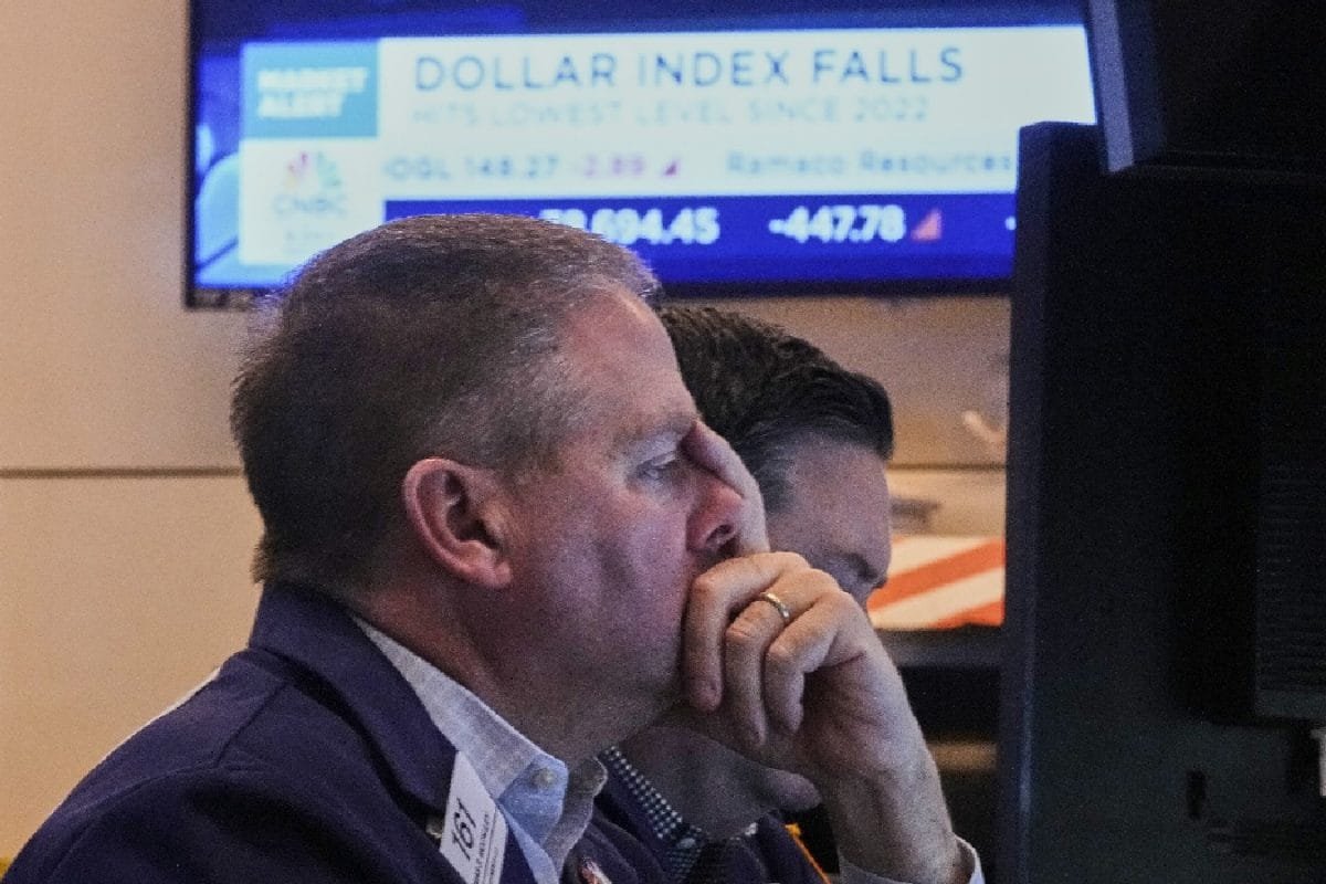 Dow Drops Over 1,000 Points In Market Rout As Investors Flee US Over Trump’s Trade War