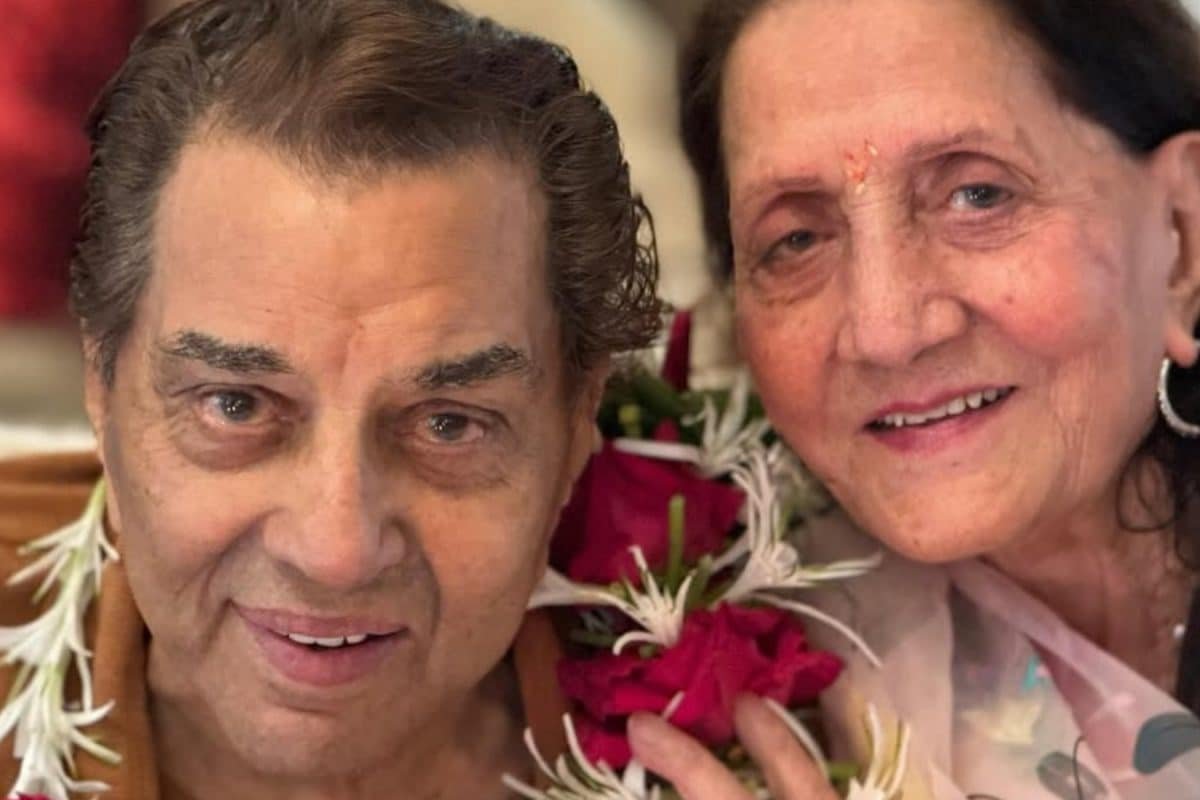 Dharmendra Is All Smiles As He Poses With First Wife Prakash Kaur; Bobby Deol Shares Photo