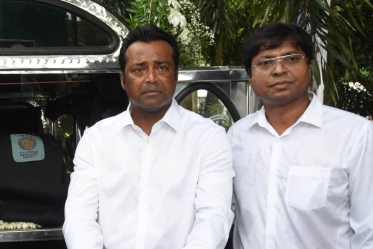 Leander Inconsolable At Dr. Vece Paess Funeral, Sourav Ganguly & Dilip Tirkey Join Mourners In Procession