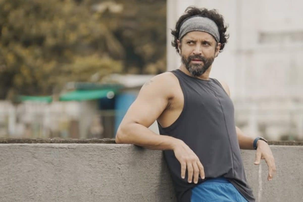 Farhan Akhtar Reveals He Underwent A Surgery After Meniscus Tear: Lifes Getting Back On Track