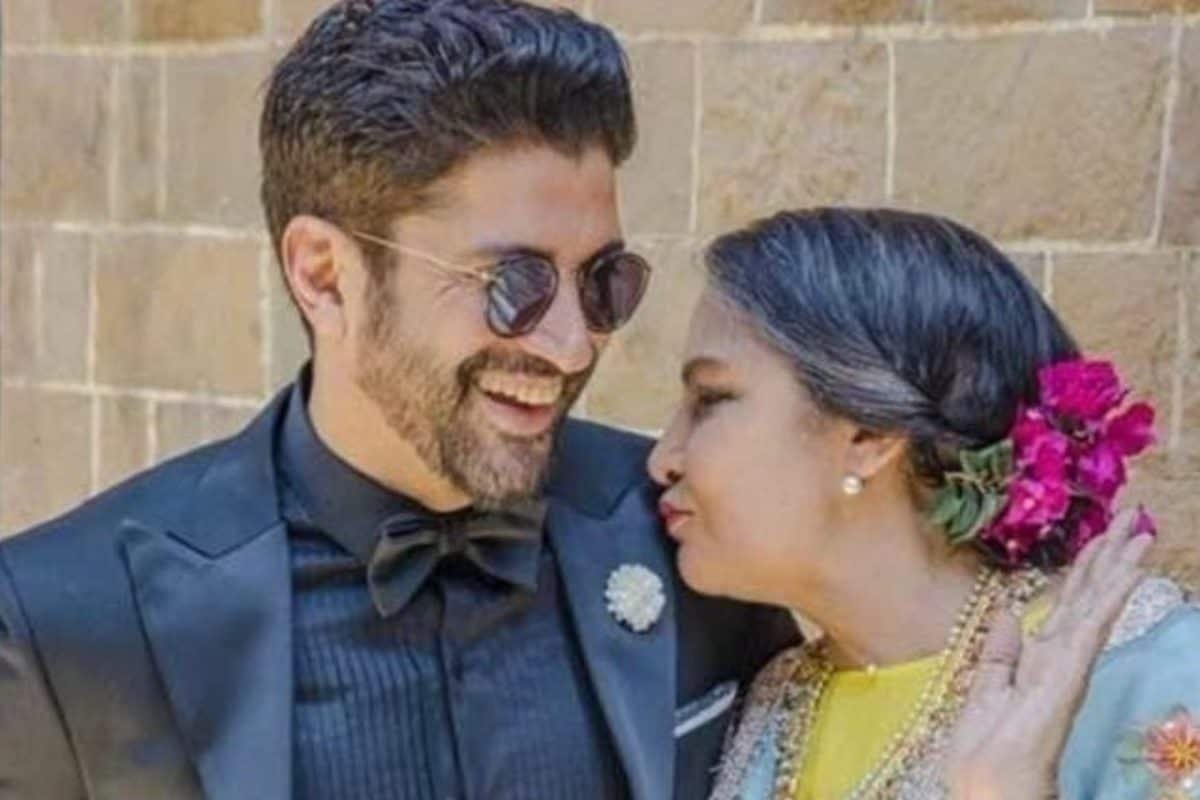 Shabana Azmi Praises Farhan Akhtar’s Transformation From ZNMDs Imran To 120 Bahadurs Shaitan Singh