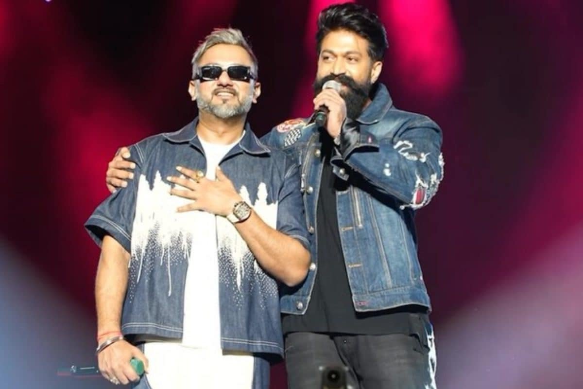 Yash Surprises Fans At Yo Yo Honey Singhs Bengaluru Concert, Says We Have A Common Story | Watch