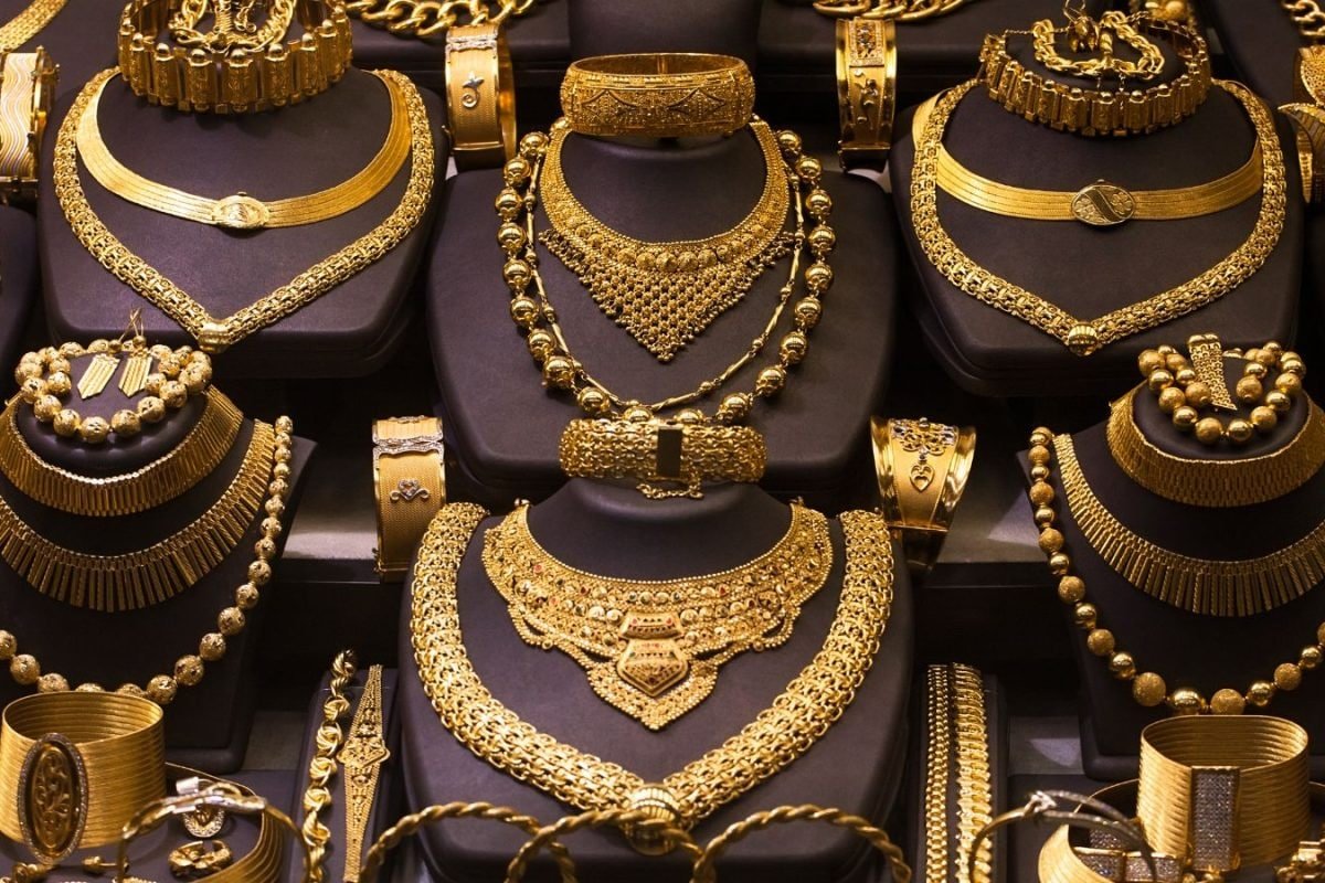 Gold Rate Falls Today, October 10: Check 22 & 24 Carat Prices In Delhi, Mumbai, Other Cities