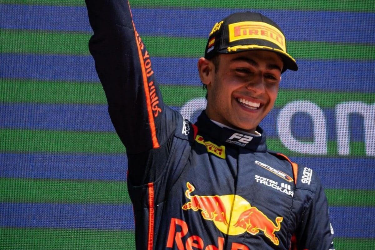 Red Bull Preparing An Emergency Driver? 18-Year-Old Lindblad Attains Super License