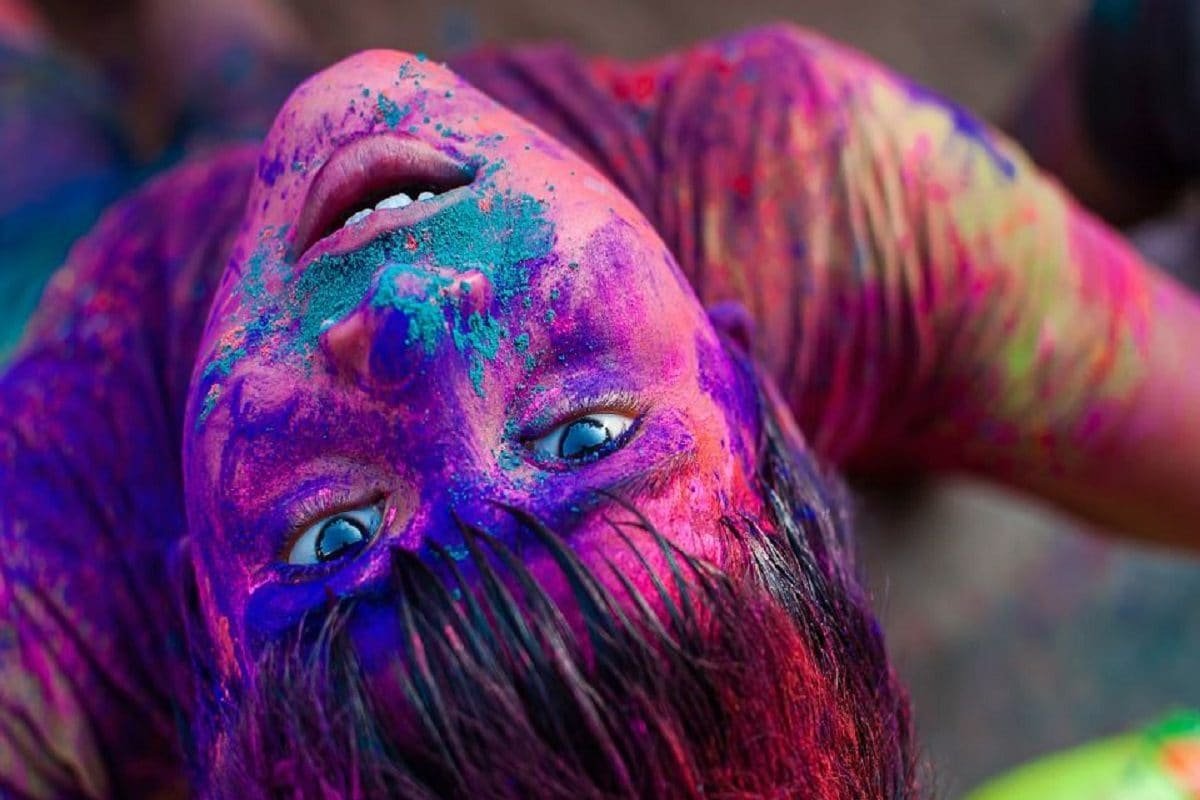 फोन से ही क्लिक होगी होली की कमाल की तस्वीरें, ये कैमरा ट्रिक्स तुरंत जान लें