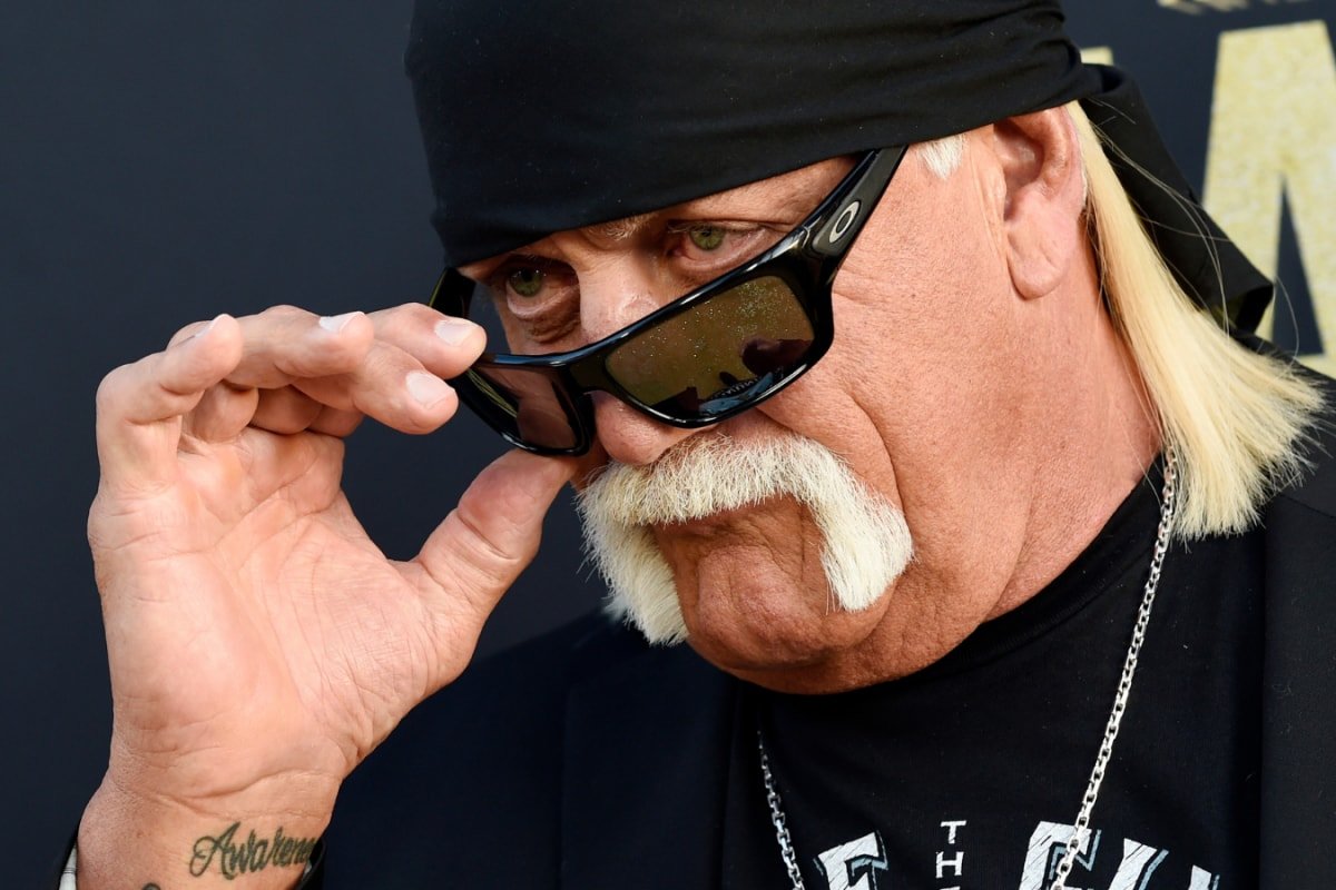 A Daughters Emotional Plea To Hulk Hogan Before Passing, Please Slow Down...