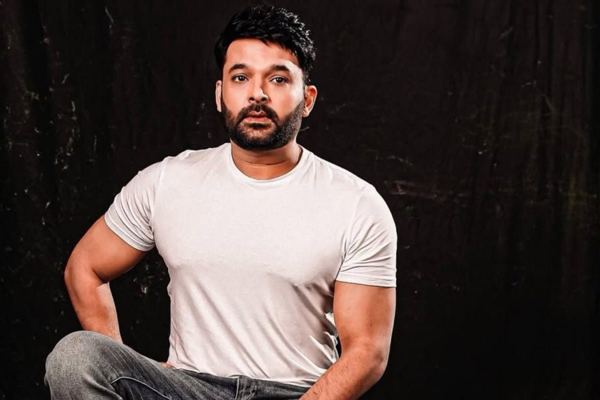 Kapil Sharma Takes A Scooter Ride In Bhopal, Spotted In White Pathani And Traditional Cap | Watch