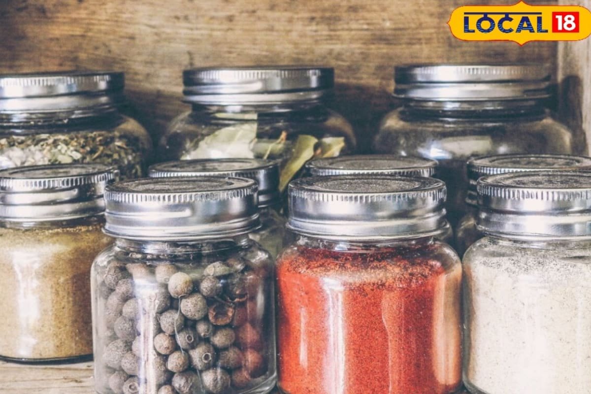 Vastu Tips: Do You Store Salt & Chillies Together? These Kitchen Mistakes May Spread Negativity