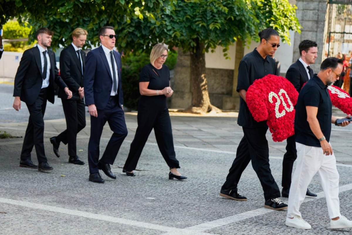 Virgil Van Dijk, Arne Slot Lead As Liverpool Players Attend Diogo Jotas Funeral