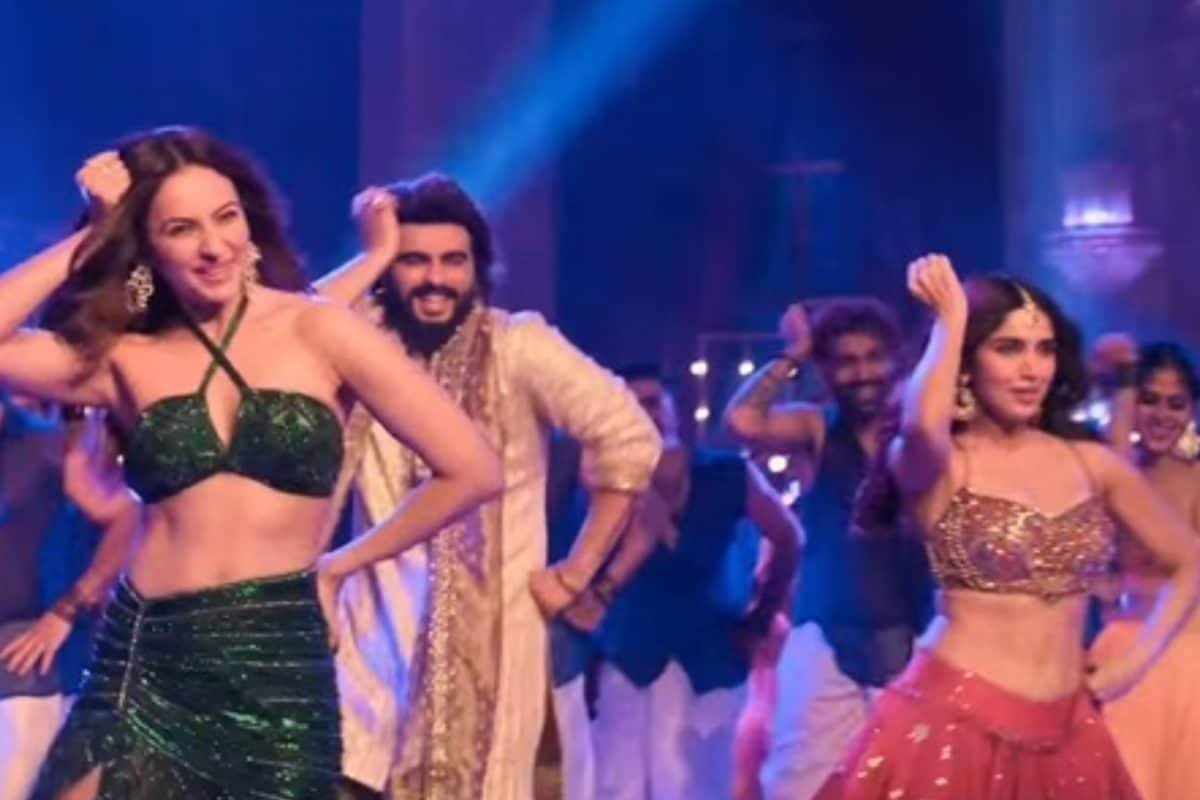 Mere Husband Ki Biwi Song Gori Hai Kalaiyan Out: Arjun, Rakul And Bhumi Recreate 90s Magic In New Track
