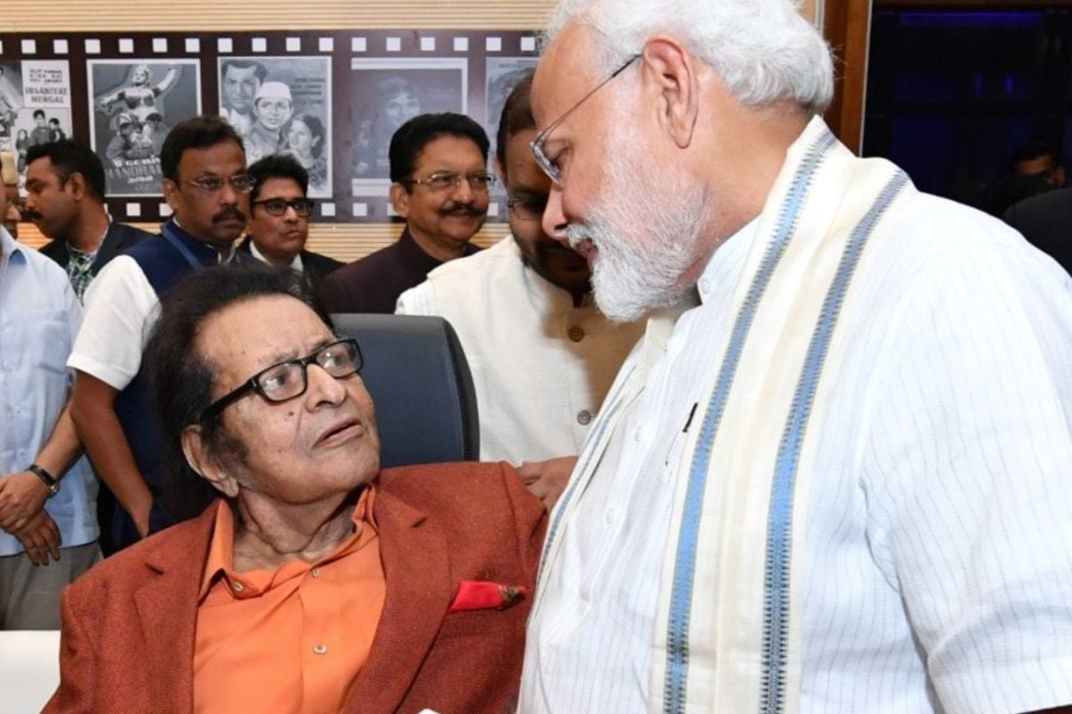 PM Modi Writes An Emotional Letter To Manoj Kumars Wife: His Films Gave Life To Independence Struggle