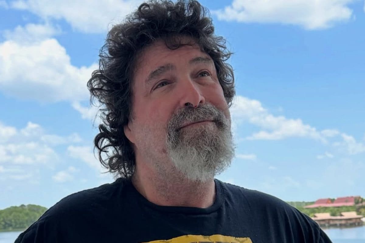 WWE Legend Mick Foley Turns Comedian With Christmas-Themed Wrestling Stories