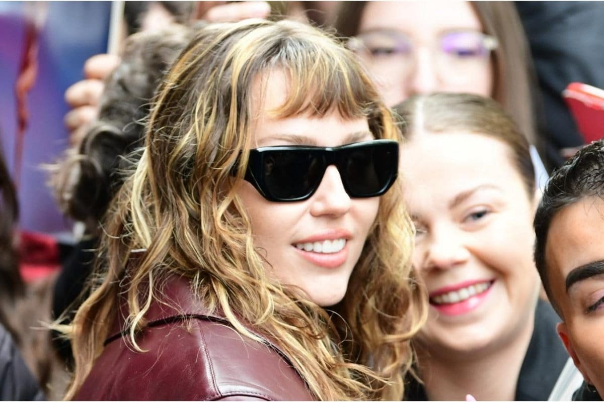 Miley Cyrus Performs New Song In Front Of ‘Couple Of Exes’ At Private NYC Gig