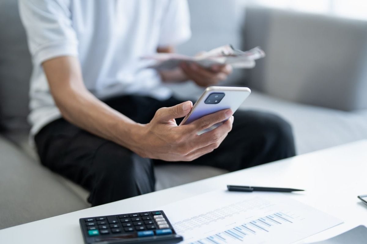 India’s Mobile Phone Exports Surge 127x To Rs 2 Lakh Cr In 10 Years, Says Govt