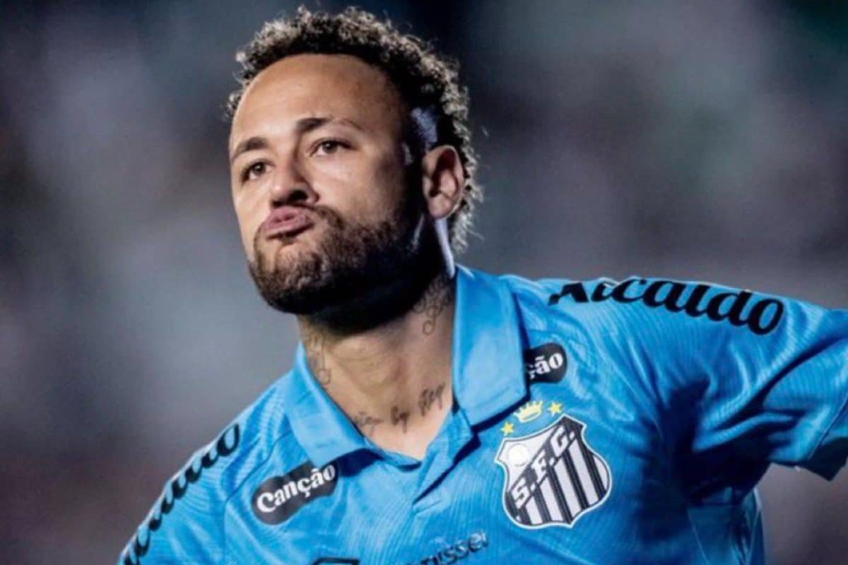Neymar, A Hat-Trick Hero! Lifts Santos Out Of Relegation Danger Despite Injury | WATCH
