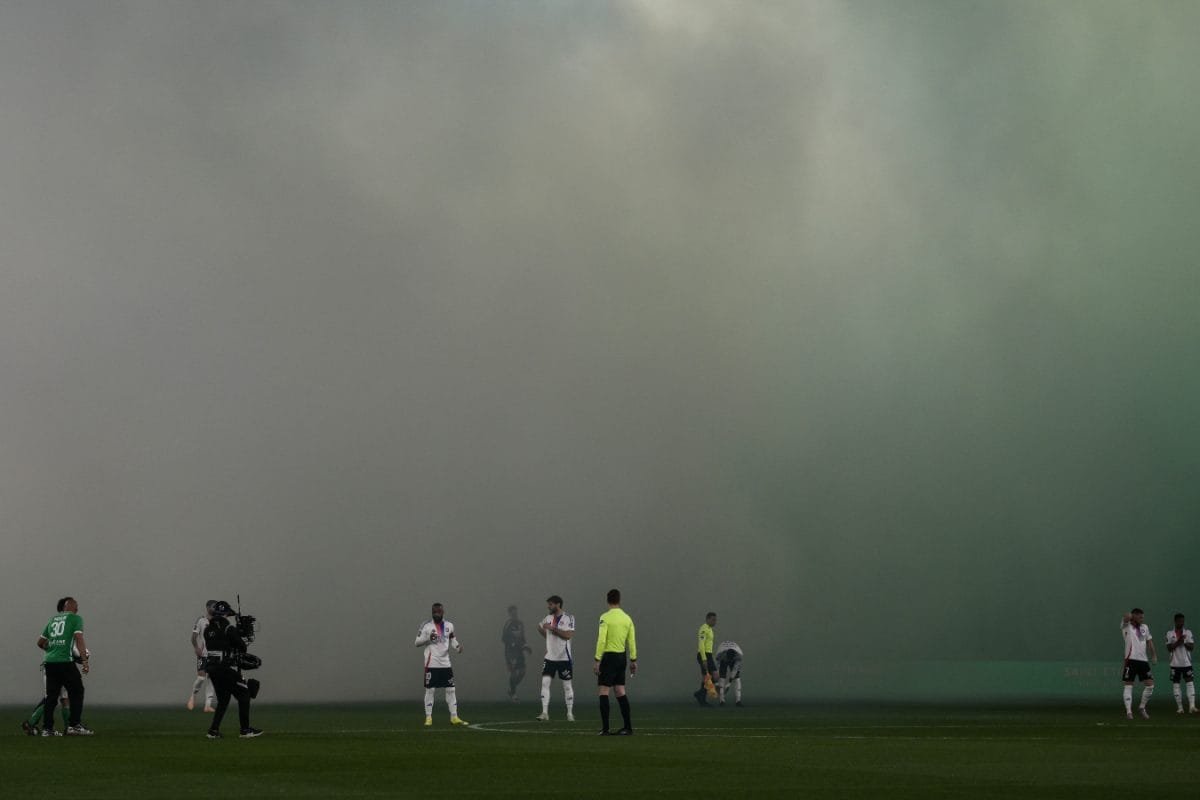 Linesman Hit By Projectile, Debry Halted For 45 Minutes As Saint-Etienne Beat Lyon 2-1