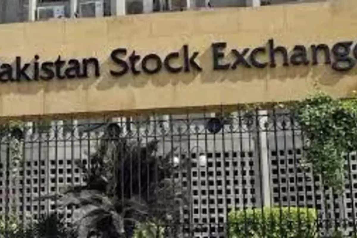 From Rally To Ruin: Pakistan’s KSE-100 Tanks 15,000 Points Since April 22 Amid India-Pak Flare-Up