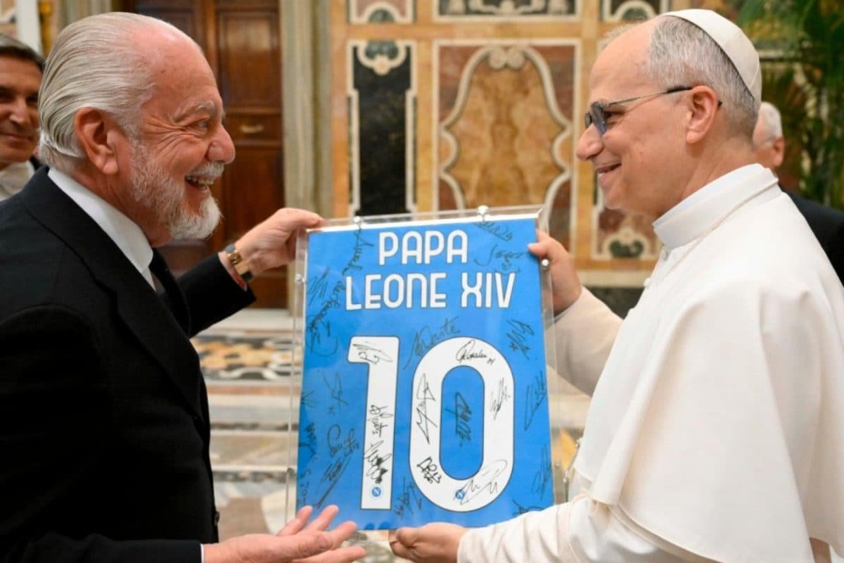 Sacriligeous! Is Pope Leo Actually A Secret Napoli Supporter, And Not AS Roma?