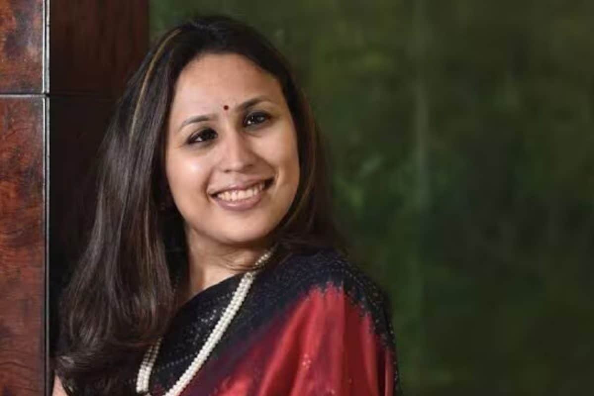 ‘Aao Laut Chalen!’: Radhika Gupta Calls Students Back To India Amid H-1B Fee Hike