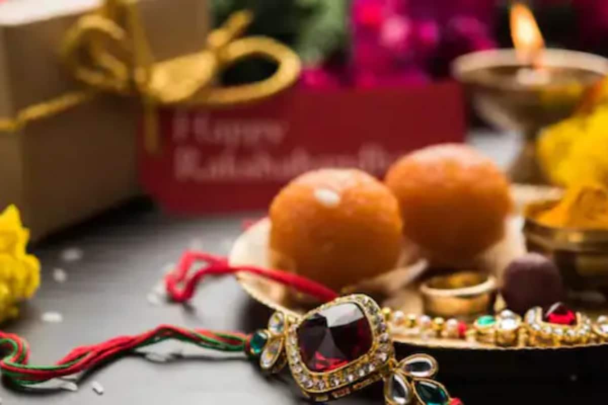 Raksha Bandhan 2025 Bhadra Time: Know The Auspicious Hour To Tie Rakhi