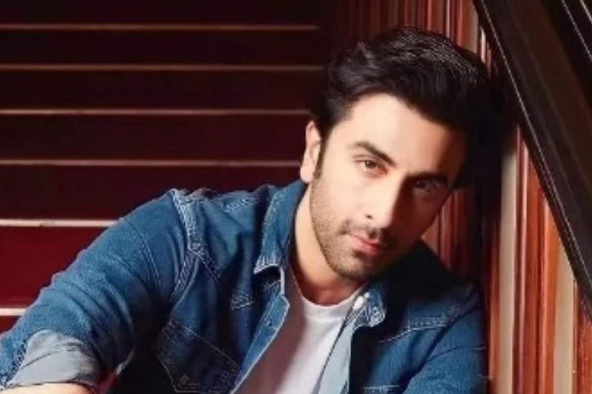 Ranbir Kapoor’s Look From Ramayana Sets Goes Viral, Actor Spotted Posing With A Fan | See Here